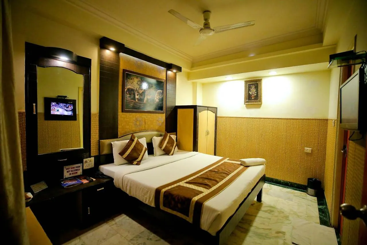 ***  Hotel Moti Palace Agra  India